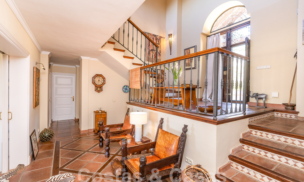 Villa de luxe espagnole à vendre avec vue panoramique dans une communauté fermée entourée par la nature à Marbella - Benahavis 55338