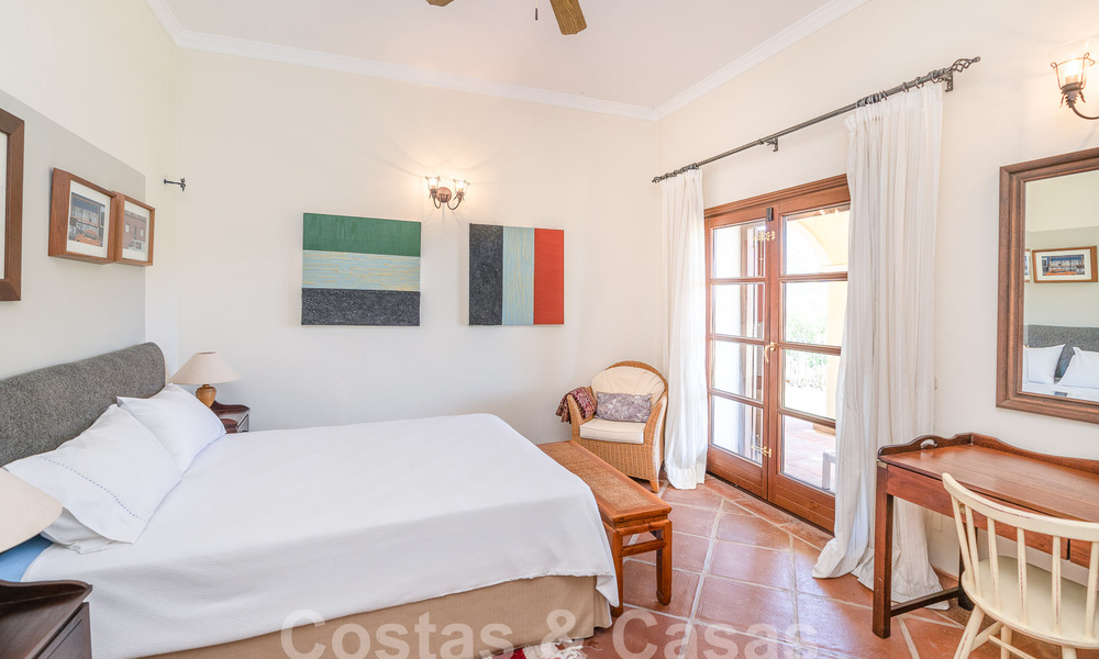 Villa de luxe espagnole à vendre avec vue panoramique dans une communauté fermée entourée par la nature à Marbella - Benahavis 55339
