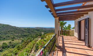 Villa de luxe espagnole à vendre avec vue panoramique dans une communauté fermée entourée par la nature à Marbella - Benahavis 55353 