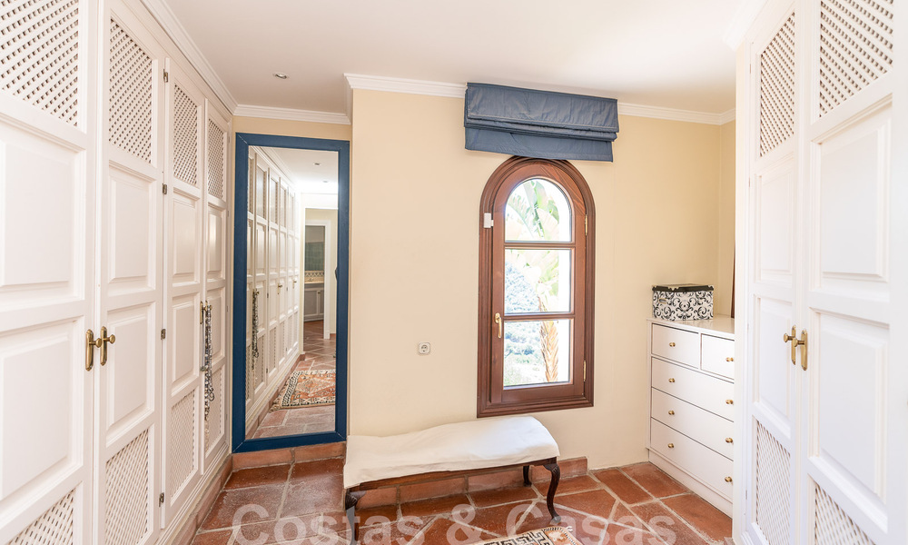 Villa de luxe espagnole à vendre avec vue panoramique dans une communauté fermée entourée par la nature à Marbella - Benahavis 55354