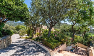 Villa de luxe espagnole à vendre avec vue panoramique dans une communauté fermée entourée par la nature à Marbella - Benahavis 55357 