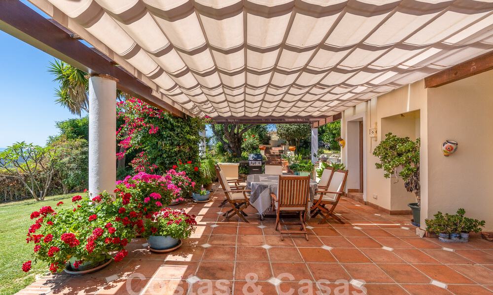 Villa de luxe espagnole à vendre avec vue panoramique dans une communauté fermée entourée par la nature à Marbella - Benahavis 55362