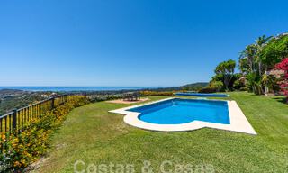 Villa de luxe espagnole à vendre avec vue panoramique dans une communauté fermée entourée par la nature à Marbella - Benahavis 55366 