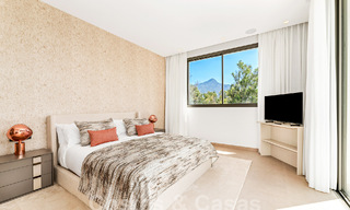 Spacieuse villa contemporaine de luxe située sur le front de golf avec vue sur la montagne La Concha à Nueva Andalucia, Marbella 55570 