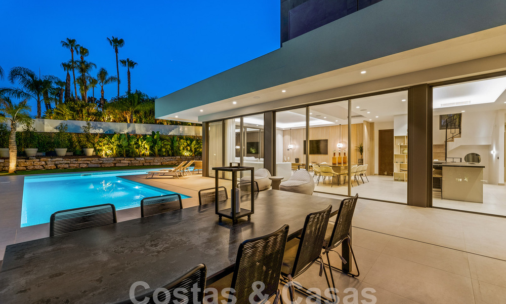 Spacieuse villa contemporaine de luxe située sur le front de golf avec vue sur la montagne La Concha à Nueva Andalucia, Marbella 55576