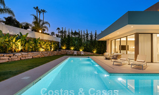 Spacieuse villa contemporaine de luxe située sur le front de golf avec vue sur la montagne La Concha à Nueva Andalucia, Marbella 55579 