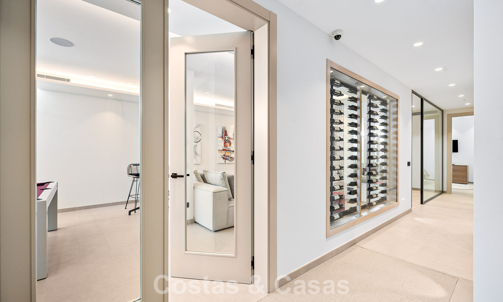 Spacieuse villa contemporaine de luxe située sur le front de golf avec vue sur la montagne La Concha à Nueva Andalucia, Marbella 786389