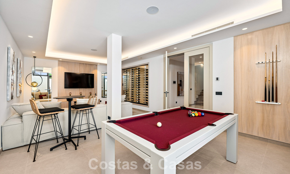 Spacieuse villa contemporaine de luxe située sur le front de golf avec vue sur la montagne La Concha à Nueva Andalucia, Marbella 786390