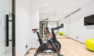 Spacieuse villa contemporaine de luxe située sur le front de golf avec vue sur la montagne La Concha à Nueva Andalucia, Marbella 786394 