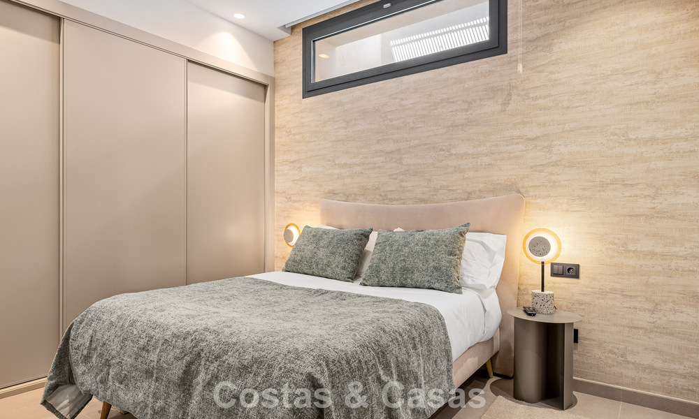 Spacieuse villa contemporaine de luxe située sur le front de golf avec vue sur la montagne La Concha à Nueva Andalucia, Marbella 786395