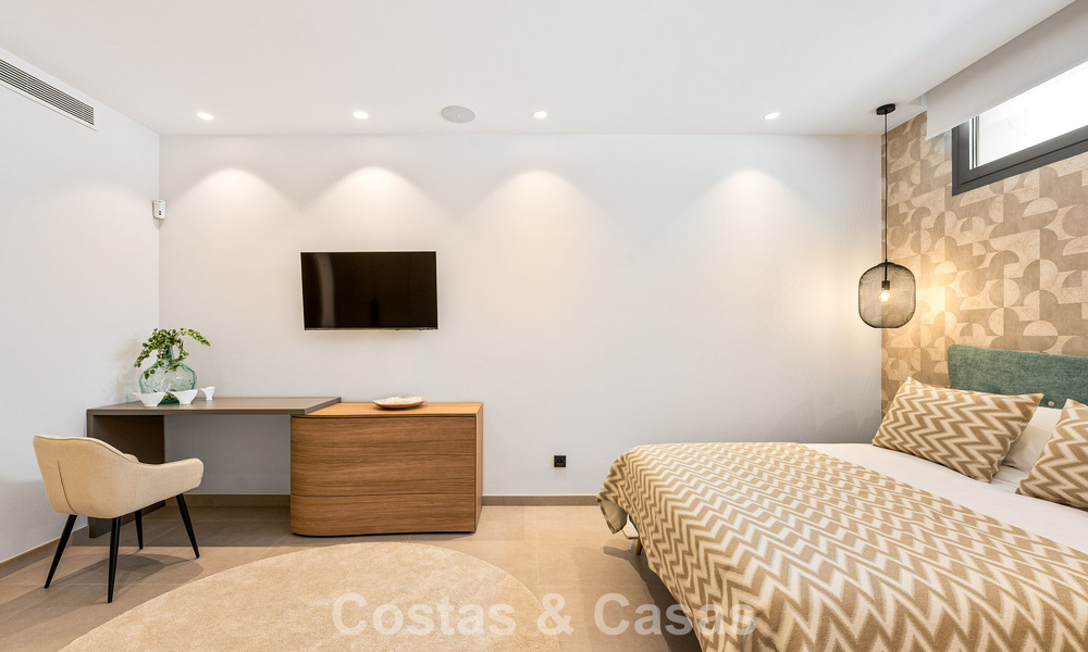 Spacieuse villa contemporaine de luxe située sur le front de golf avec vue sur la montagne La Concha à Nueva Andalucia, Marbella 786396