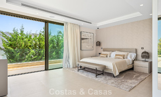 Spacieuse villa contemporaine de luxe située sur le front de golf avec vue sur la montagne La Concha à Nueva Andalucia, Marbella 786400 