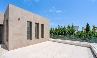Spacieuse villa contemporaine de luxe située sur le front de golf avec vue sur la montagne La Concha à Nueva Andalucia, Marbella 786403 
