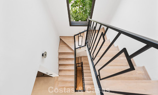 Spacieuse villa contemporaine de luxe située sur le front de golf avec vue sur la montagne La Concha à Nueva Andalucia, Marbella 786404 