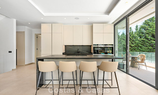 Spacieuse villa contemporaine de luxe située sur le front de golf avec vue sur la montagne La Concha à Nueva Andalucia, Marbella 786405 