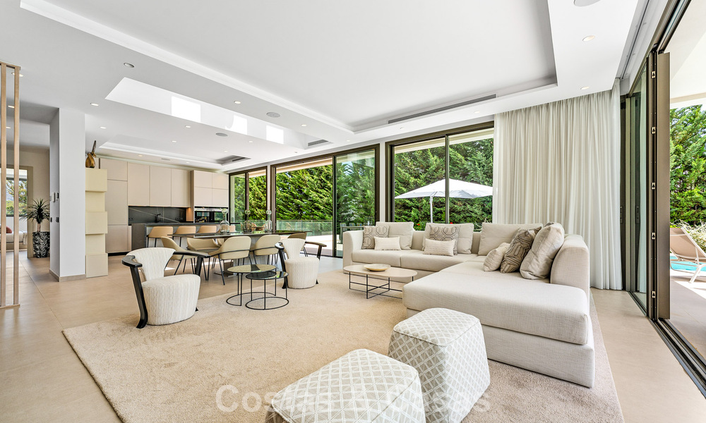 Spacieuse villa contemporaine de luxe située sur le front de golf avec vue sur la montagne La Concha à Nueva Andalucia, Marbella 786407