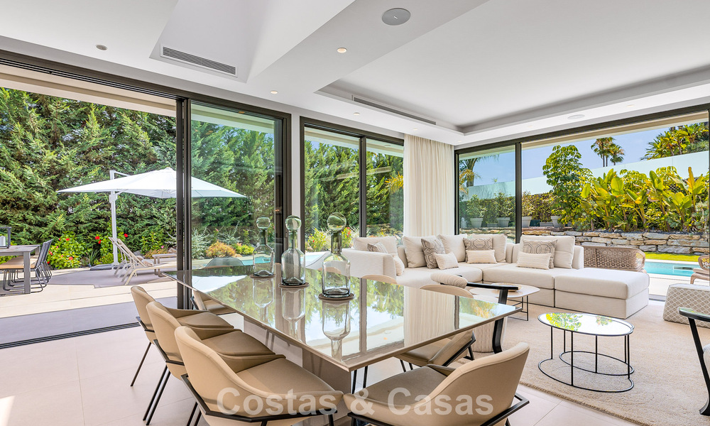 Spacieuse villa contemporaine de luxe située sur le front de golf avec vue sur la montagne La Concha à Nueva Andalucia, Marbella 786410