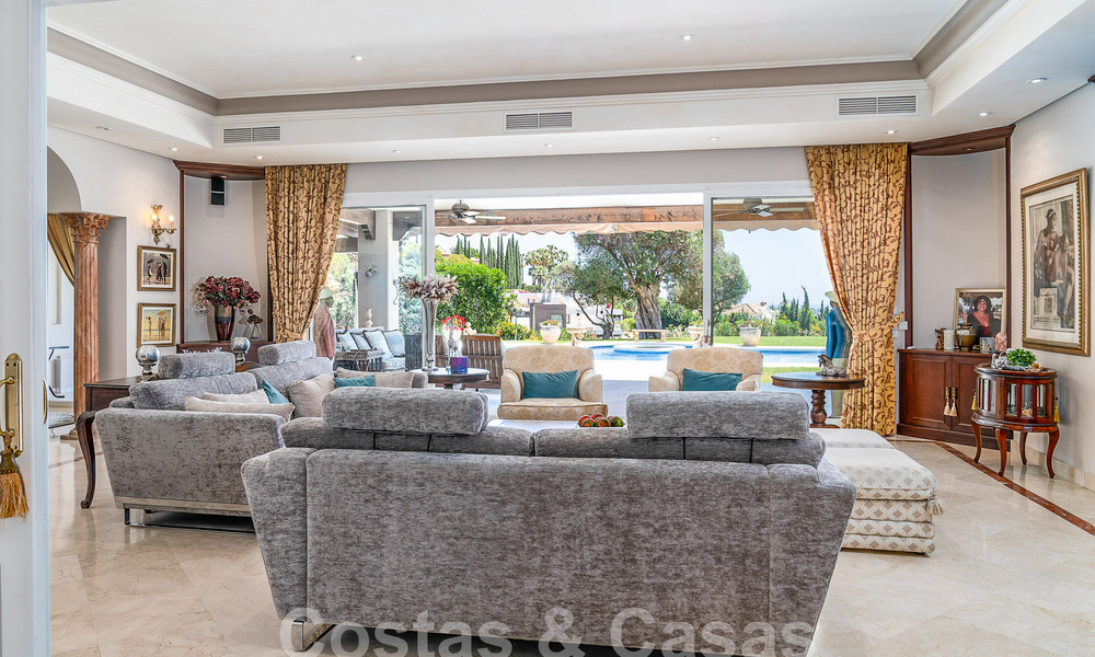 Maison luxueuse de style andalou avec vue sur la mer dans la vallée du golf de Nueva Andalucia, Marbella 55656