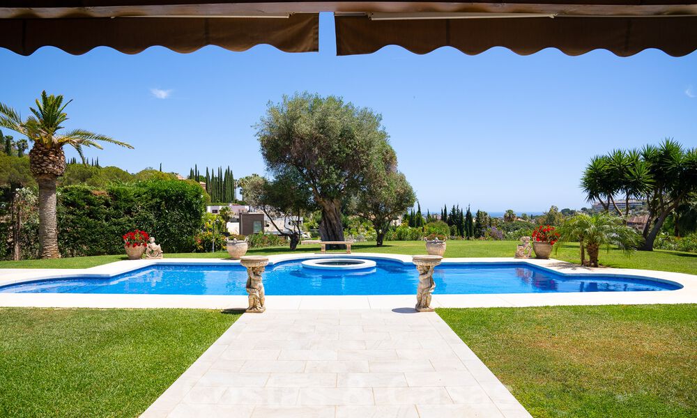 Maison luxueuse de style andalou avec vue sur la mer dans la vallée du golf de Nueva Andalucia, Marbella 55661