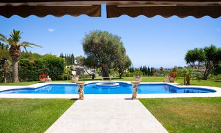 Maison luxueuse de style andalou avec vue sur la mer dans la vallée du golf de Nueva Andalucia, Marbella 55661 