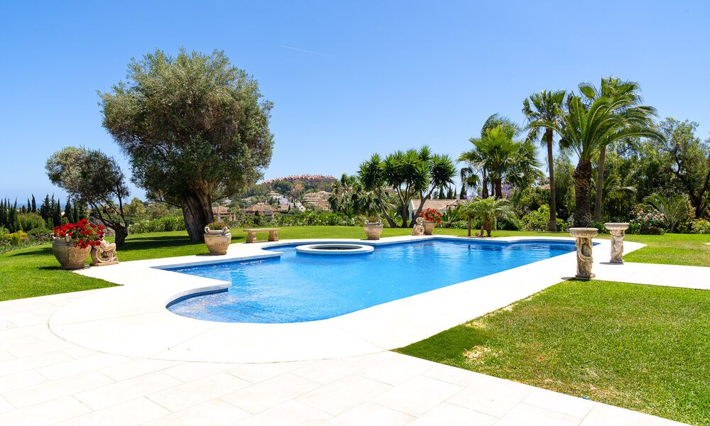 Maison luxueuse de style andalou avec vue sur la mer dans la vallée du golf de Nueva Andalucia, Marbella 55668