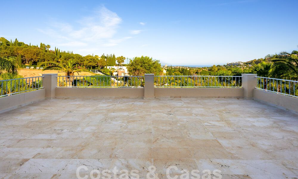 Maison luxueuse de style andalou avec vue sur la mer dans la vallée du golf de Nueva Andalucia, Marbella 55676