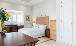 Maison luxueuse de style andalou avec vue sur la mer dans la vallée du golf de Nueva Andalucia, Marbella 55689 