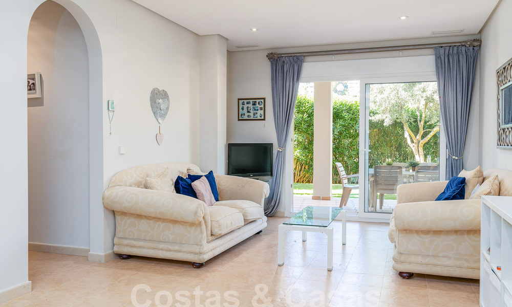 Maison luxueuse de style andalou avec vue sur la mer dans la vallée du golf de Nueva Andalucia, Marbella 55708