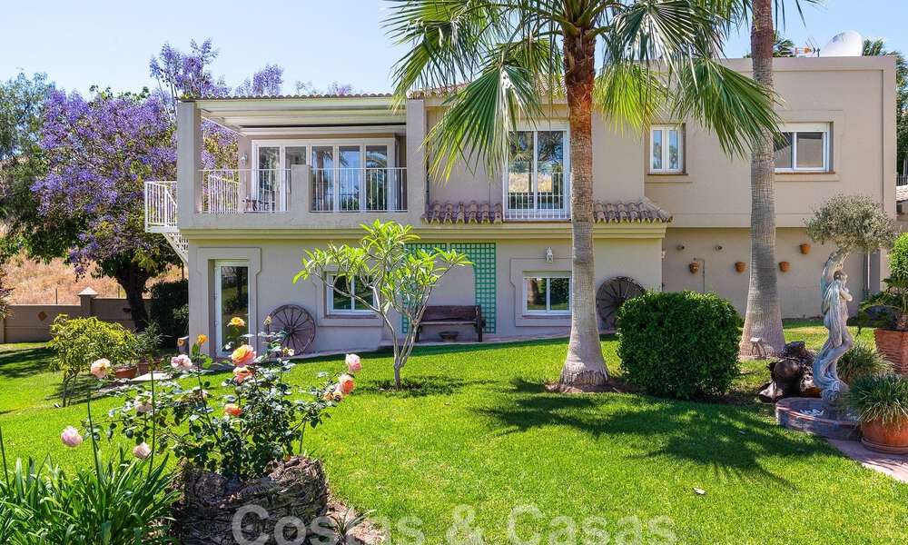 Maison luxueuse de style andalou avec vue sur la mer dans la vallée du golf de Nueva Andalucia, Marbella 55713