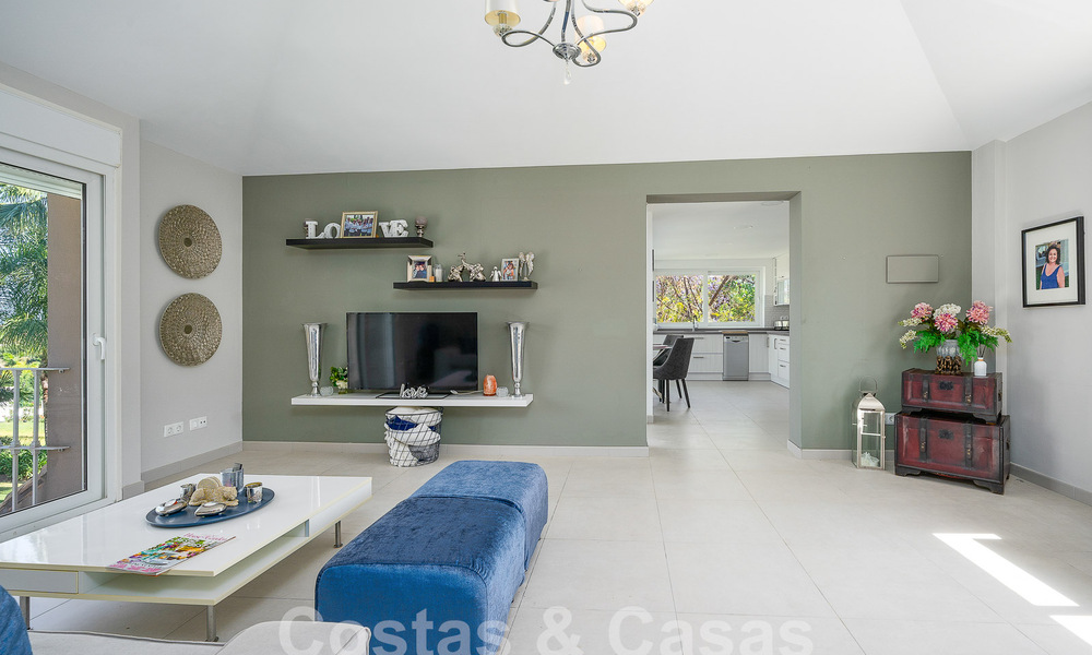 Maison luxueuse de style andalou avec vue sur la mer dans la vallée du golf de Nueva Andalucia, Marbella 55720