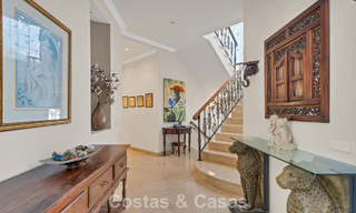 Maison luxueuse de style andalou avec vue sur la mer dans la vallée du golf de Nueva Andalucia, Marbella 779158 