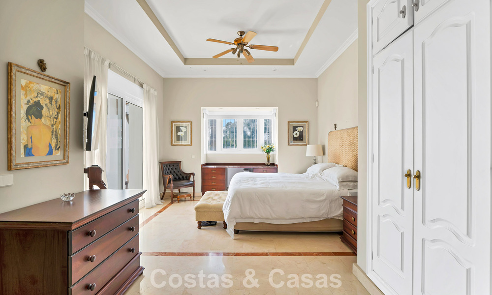 Maison luxueuse de style andalou avec vue sur la mer dans la vallée du golf de Nueva Andalucia, Marbella 779160