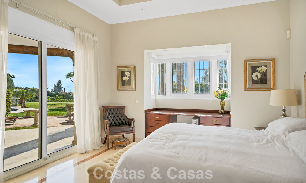 Maison luxueuse de style andalou avec vue sur la mer dans la vallée du golf de Nueva Andalucia, Marbella 779161