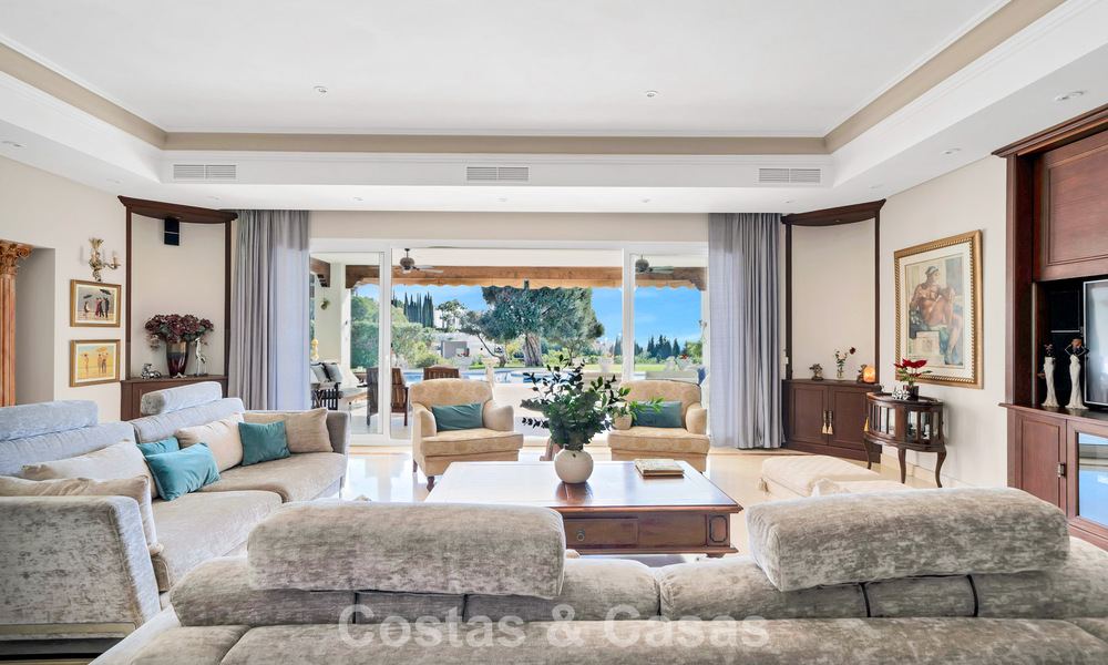 Maison luxueuse de style andalou avec vue sur la mer dans la vallée du golf de Nueva Andalucia, Marbella 779163