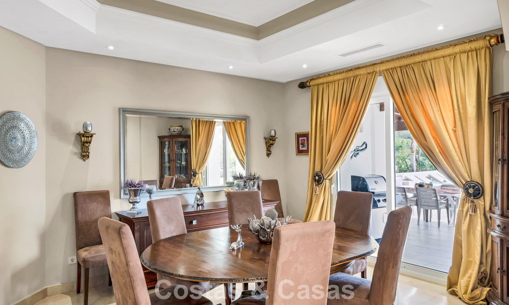 Maison luxueuse de style andalou avec vue sur la mer dans la vallée du golf de Nueva Andalucia, Marbella 779168