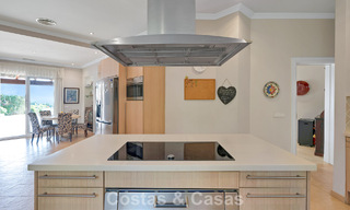 Maison luxueuse de style andalou avec vue sur la mer dans la vallée du golf de Nueva Andalucia, Marbella 779177 