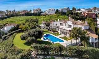 Maison luxueuse de style andalou avec vue sur la mer dans la vallée du golf de Nueva Andalucia, Marbella 779179 