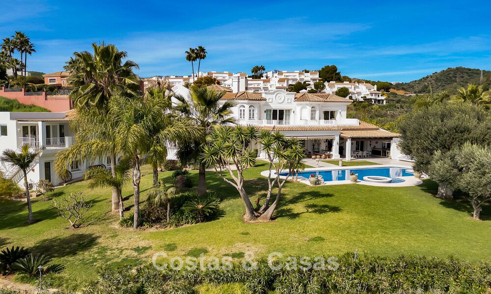 Maison luxueuse de style andalou avec vue sur la mer dans la vallée du golf de Nueva Andalucia, Marbella 779182