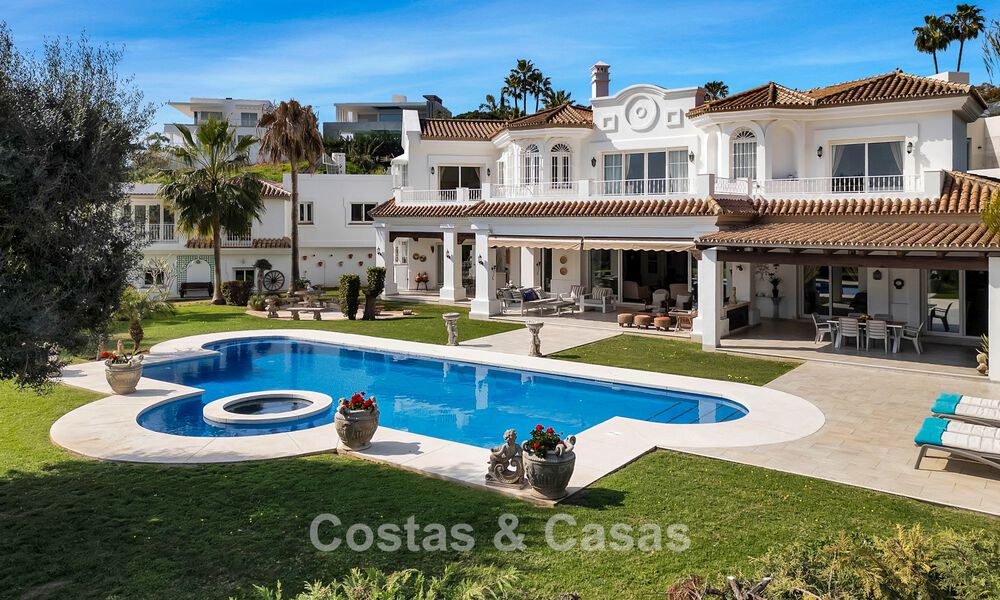 Maison luxueuse de style andalou avec vue sur la mer dans la vallée du golf de Nueva Andalucia, Marbella 779184