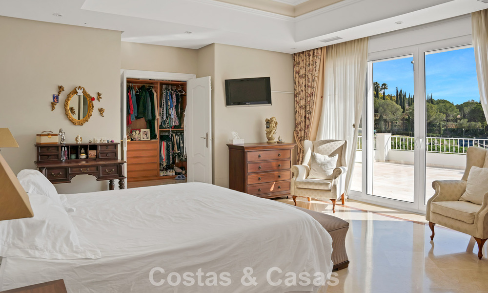 Maison luxueuse de style andalou avec vue sur la mer dans la vallée du golf de Nueva Andalucia, Marbella 779185