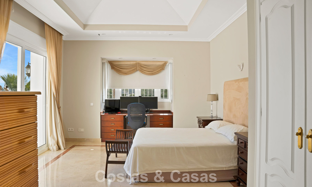 Maison luxueuse de style andalou avec vue sur la mer dans la vallée du golf de Nueva Andalucia, Marbella 779192