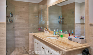 Maison luxueuse de style andalou avec vue sur la mer dans la vallée du golf de Nueva Andalucia, Marbella 779198 