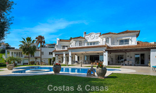 Maison luxueuse de style andalou avec vue sur la mer dans la vallée du golf de Nueva Andalucia, Marbella 779205 