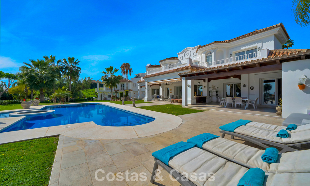 Maison luxueuse de style andalou avec vue sur la mer dans la vallée du golf de Nueva Andalucia, Marbella 779206