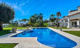 Maison luxueuse de style andalou avec vue sur la mer dans la vallée du golf de Nueva Andalucia, Marbella 779207 