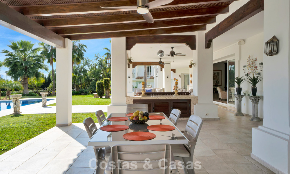 Maison luxueuse de style andalou avec vue sur la mer dans la vallée du golf de Nueva Andalucia, Marbella 779209
