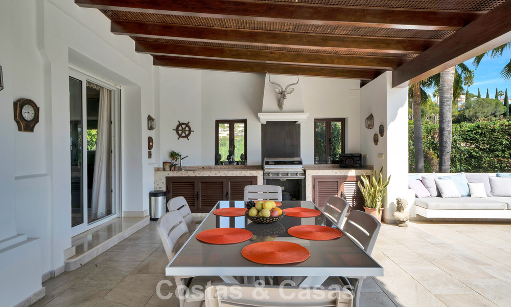 Maison luxueuse de style andalou avec vue sur la mer dans la vallée du golf de Nueva Andalucia, Marbella 779211