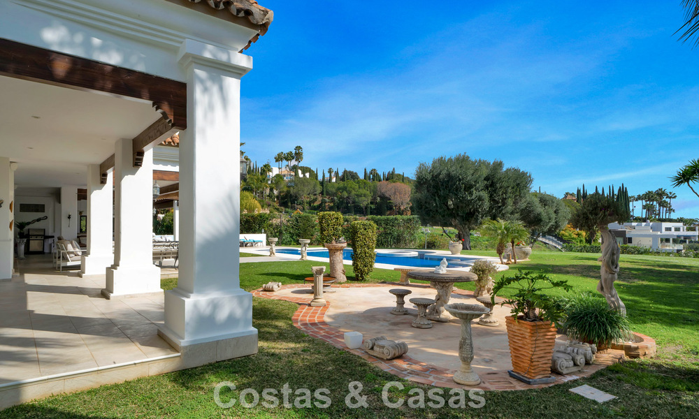 Maison luxueuse de style andalou avec vue sur la mer dans la vallée du golf de Nueva Andalucia, Marbella 779214
