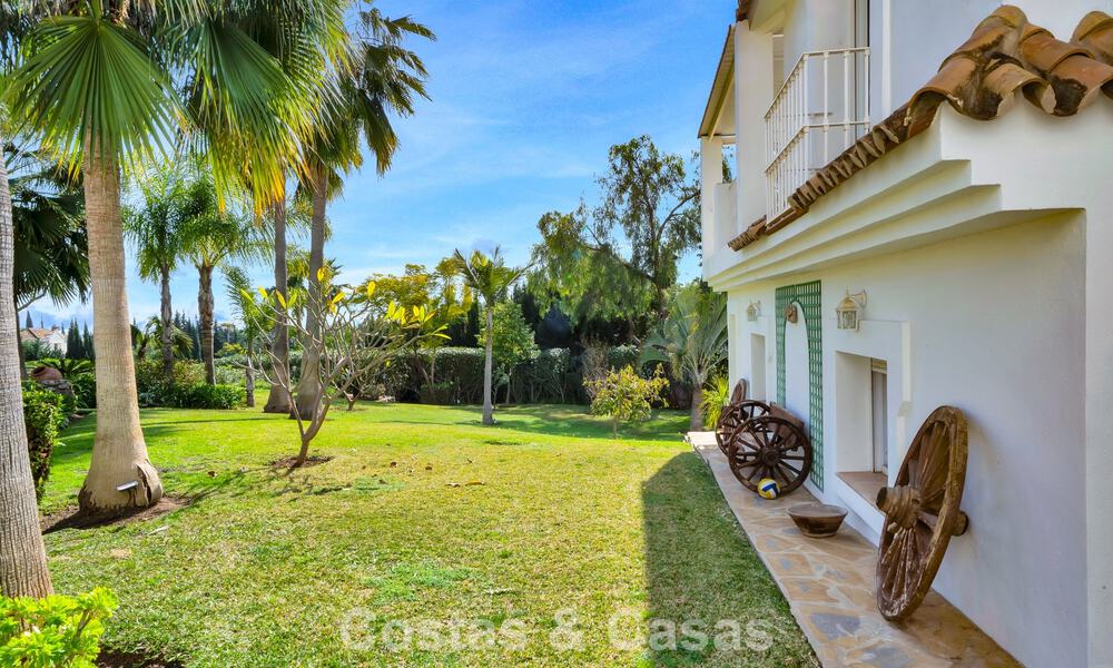 Maison luxueuse de style andalou avec vue sur la mer dans la vallée du golf de Nueva Andalucia, Marbella 779215