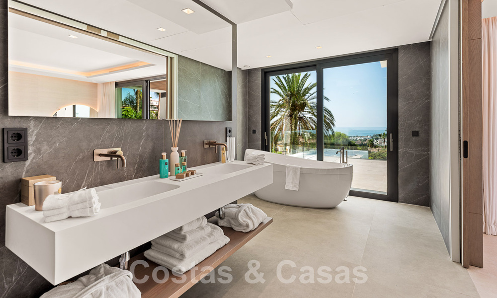 Villa neuve, moderniste et design à vendre avec vue sur le terrain de golf dans un resort de golf, Marbella - Benahavis 55483